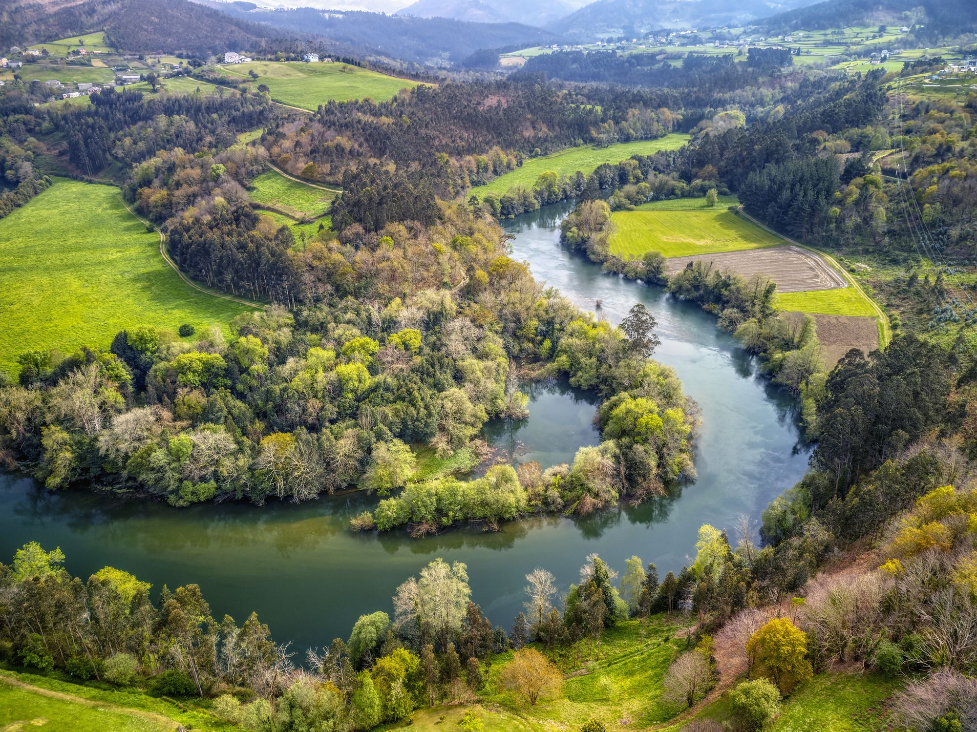 Río Navia, Negueira de Muñiz, pueblo más pequeño, Galicia
