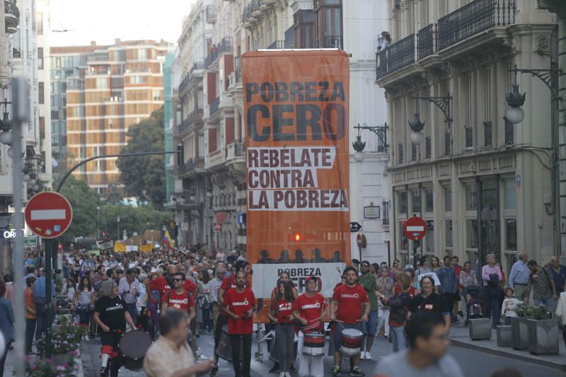 Manifestación de Pobresa Zero en València