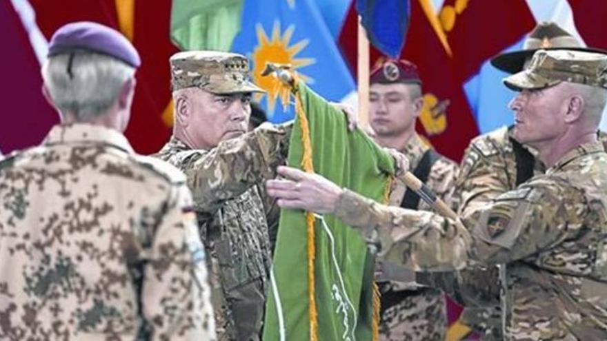 La OTAN baja la bandera y marca el cierre de 13 años en Afganistán