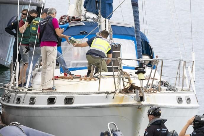 Interceptan un narcovelero con 800 kilos de coca