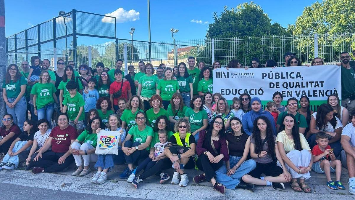 Parte de los asistentes a la jornada organizada esta tarde en el instituto de Bellreguard.
