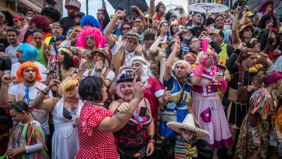 Carnaval de Día en Santa Cruz.
