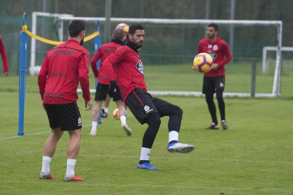 El Dépor se entrena tras golear al Oviedo