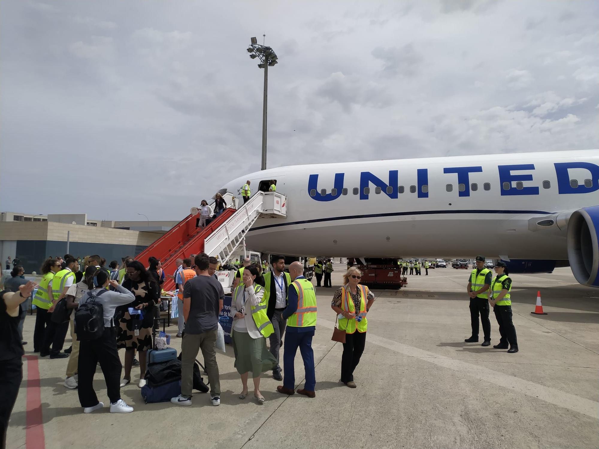 Llega a Mallorca el primer vuelo Nueva York-Palma sin baño de mangueras