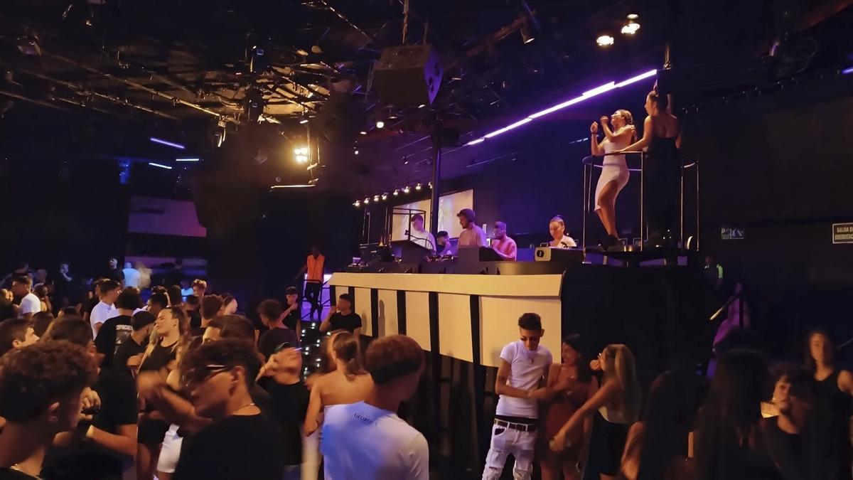Una nit d’estiu a la discoteca Waka de Sabadell: gresca, sexisme i reggaeton