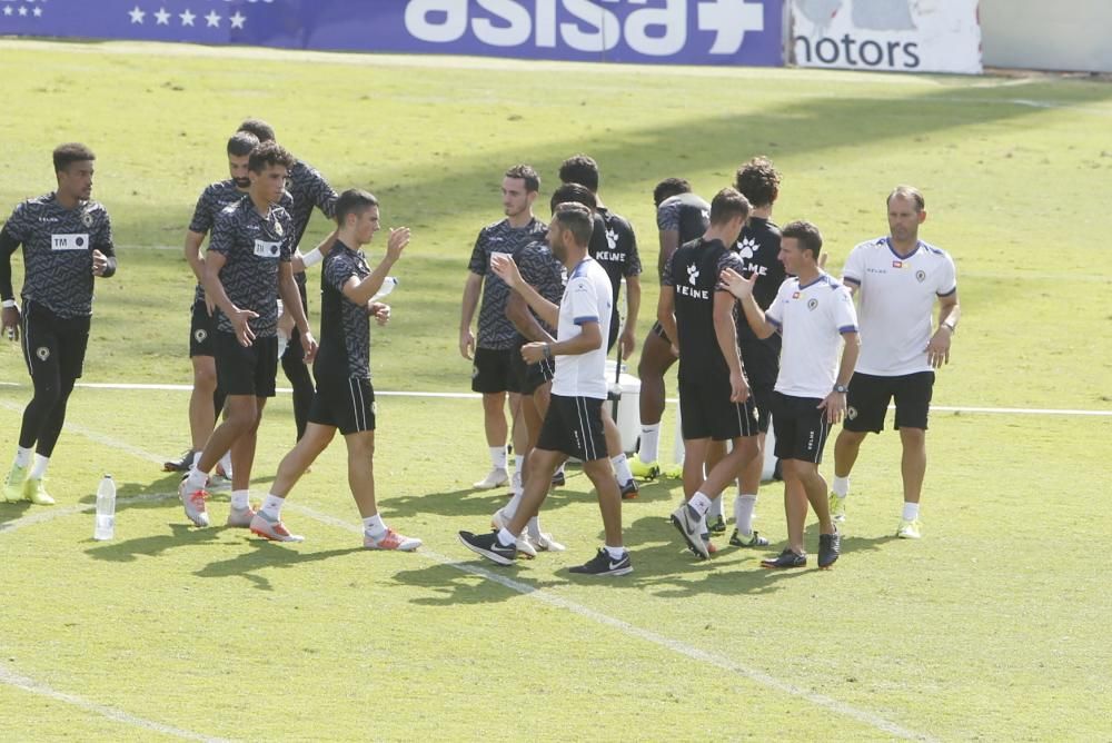 Lluís Planagumà dirige este lunes su último entrenamiento en el Hércules