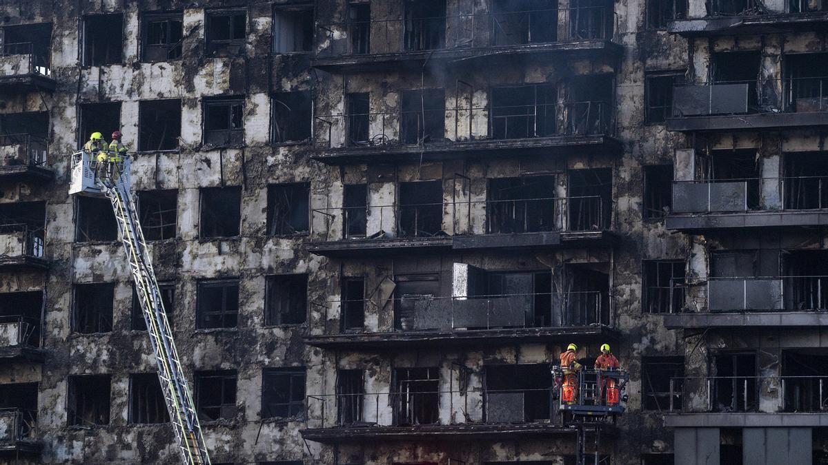 Devastador incendio en un edificio de Valencia: el día después