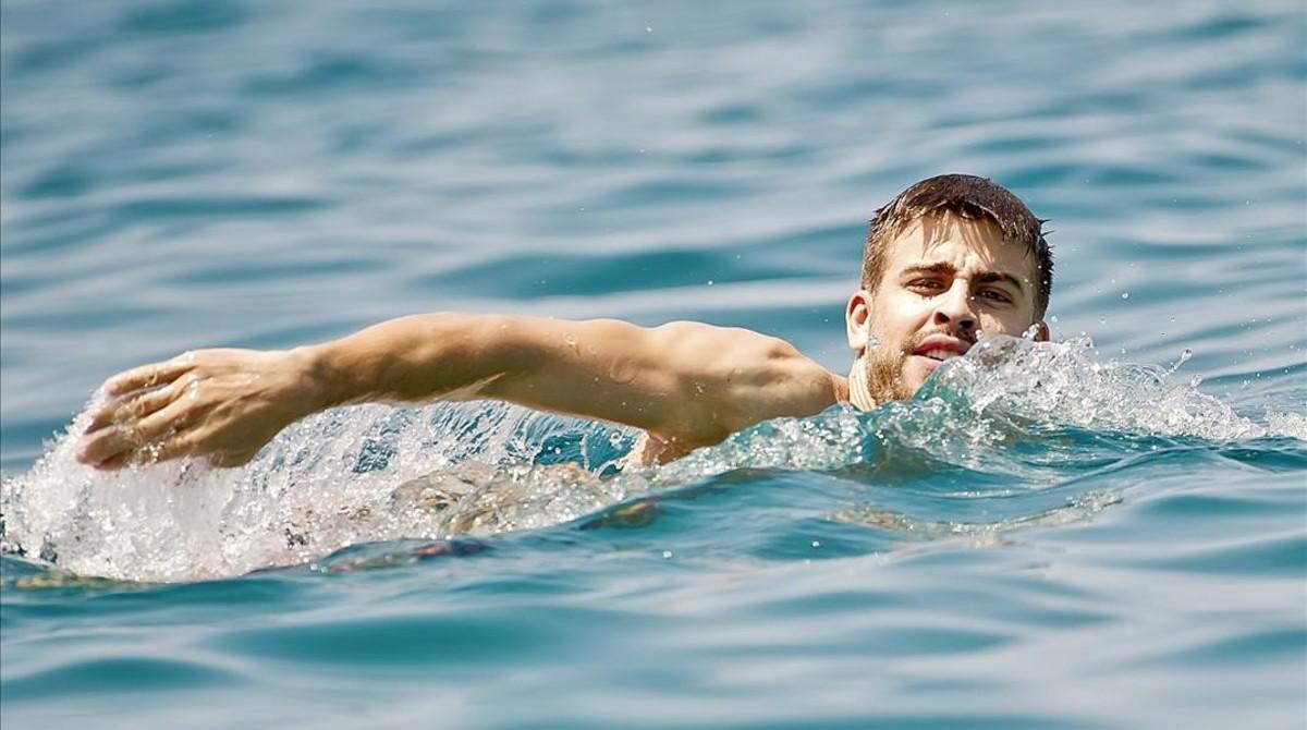 zentauroepp13771968 el futbolista gerard pique durante unas vacaciones en ibiza 170725130243