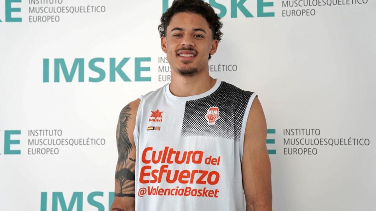 El base estadounidense con pasaporte montenegrino Jonah Radebaugh ya es oficialmente nuevo jugador de Valencia Basket.