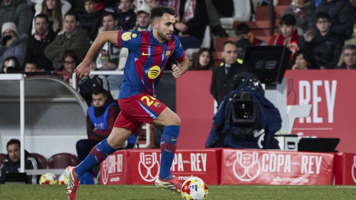 Incendio en las redes por el gesto de Munuera Montero en el Albacete - Barça:  "¿Pero qué hace?"