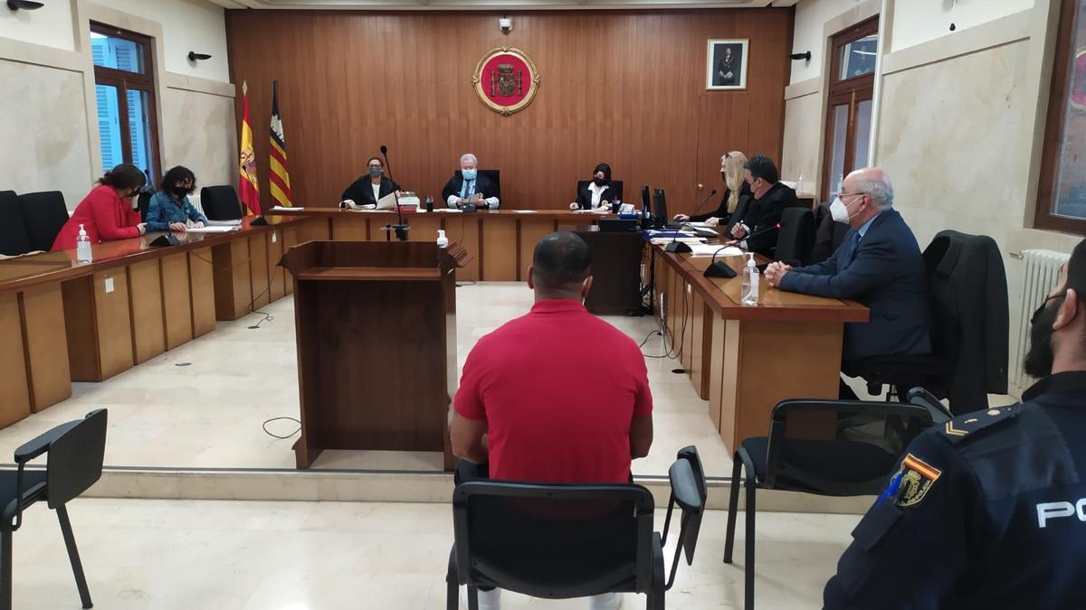 El acusado, hoy durante la vista en la Audiencia Provincial de Palma.
