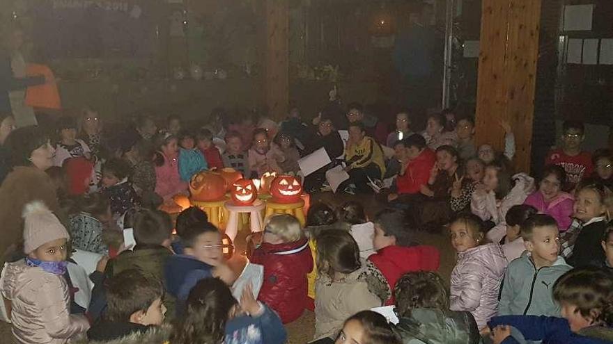 El colegio veigueño Jovellanos celebra su tercera noche mágica