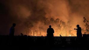 Los incendios en Portugal se han cobrado ya la vida de siete personas.
