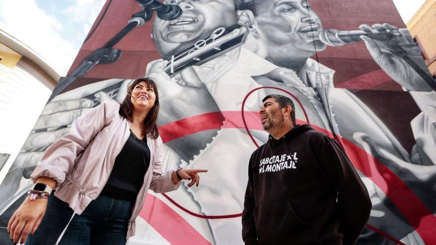 Un mural en ‘su’ Barranco Grande inmortaliza a Manolo Mena, la voz de Tenerife