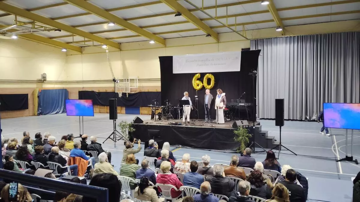Música, alabanzas y oración: Hermanos Evangélicos de la región se congregan en Santa Cristina de la Polvorosa