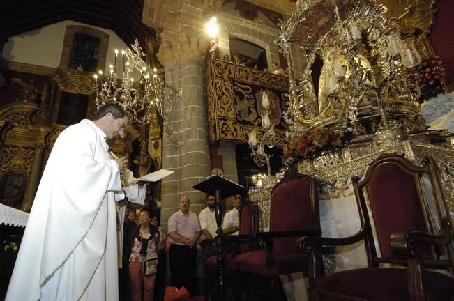 BAJADA DE LA VIRGEN DEL PINO DE SU CAMERIN