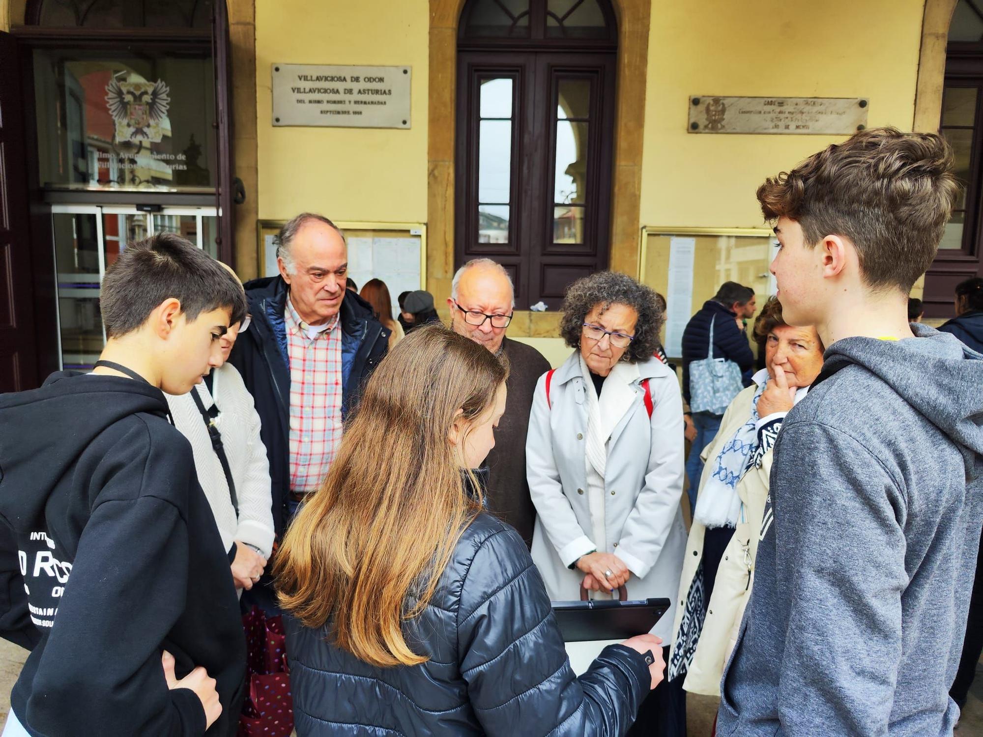 La historia medieval de Villaviciosa, de las aulas a las calles: así han ejercido los alumnos del instituto como guías turísticos