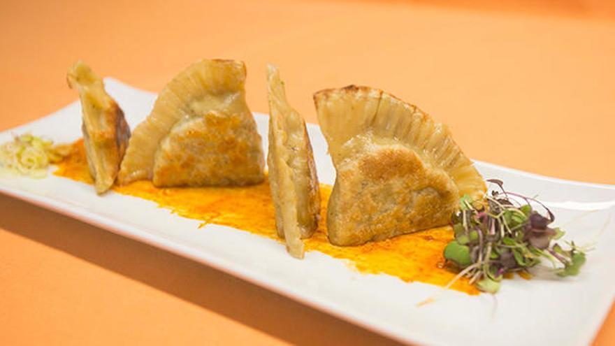 «Pierogi» Empanadillas con vegetales y gambones