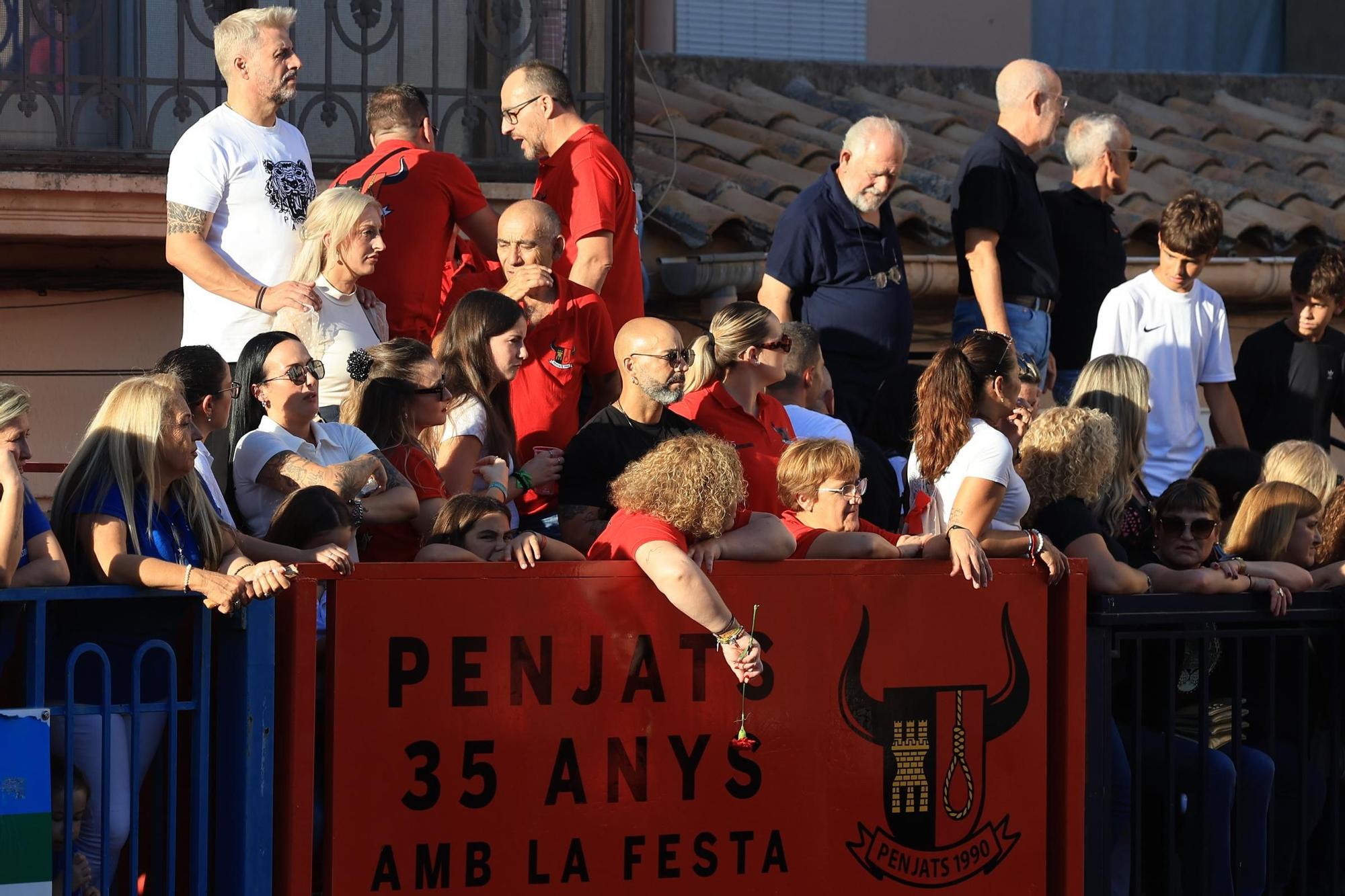 Las imágenes del primer encierro y de las exhibiciones taurinas de las fiestas de Almassora