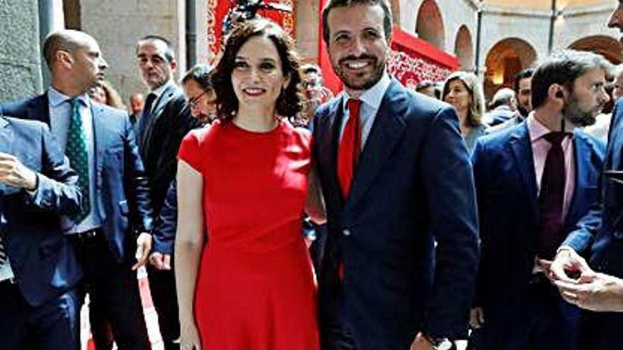 Ayuso, amb Casado després de prendre possessió del càrrec