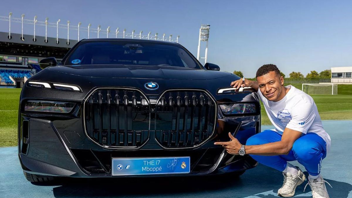 Kylian Mbappé no puede conducir el BMW de 140.000 euros que le regaló el Real Madrid: este es el motivo