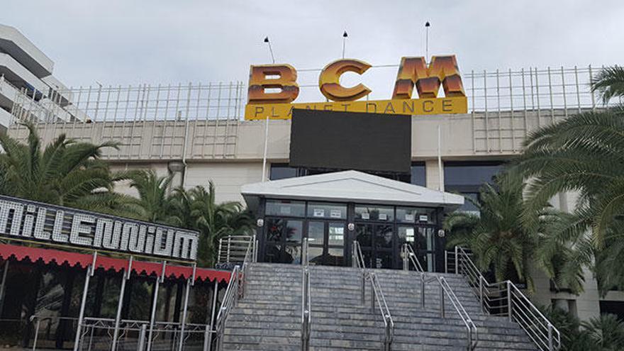 La Policía Nacional registra la discoteca de Cursach BCM en Magaluf