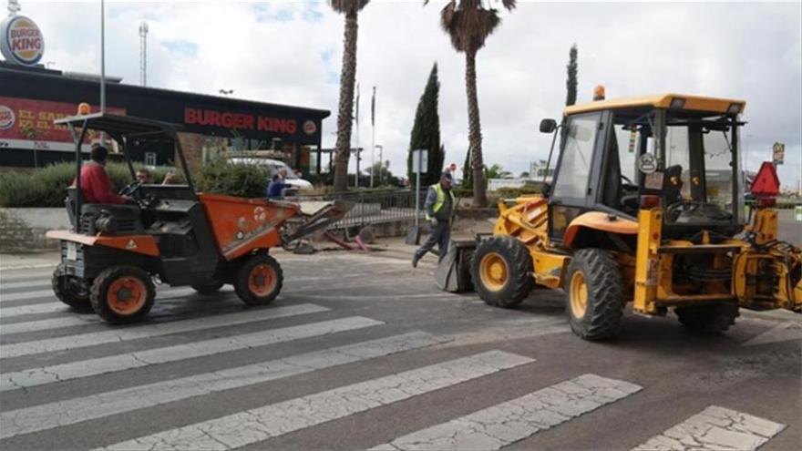 La rotonda de Burger King en Villanueva de la Serena estrenará semáforos en breve