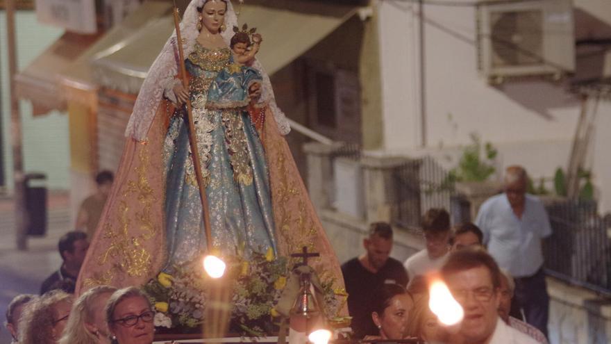 Rosario con antorcha de la Virgen de las Cañas, en el Puerto de la Torre