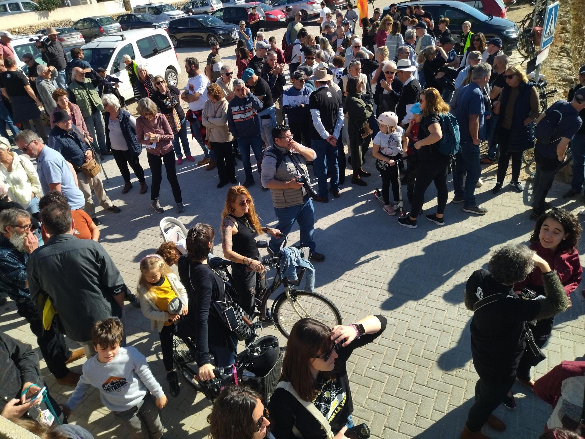 Así ha sido la masiva manifestación de Llíber contra el PAI de 488 casas (imágenes)