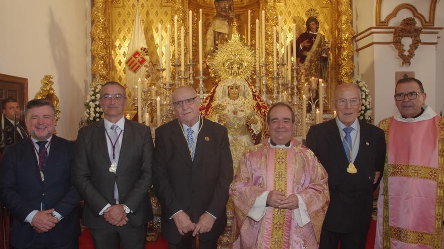 Juan Rosén recibe la Medalla de Oro de la cofradía de Gitanos