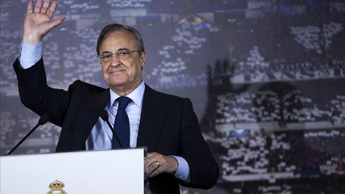 undefined38971069 real madrid s president florentino perez waves during the of170809185907