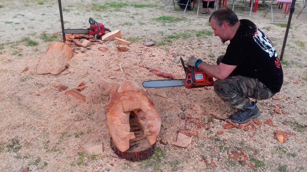 La madera quemada se convierte en arte