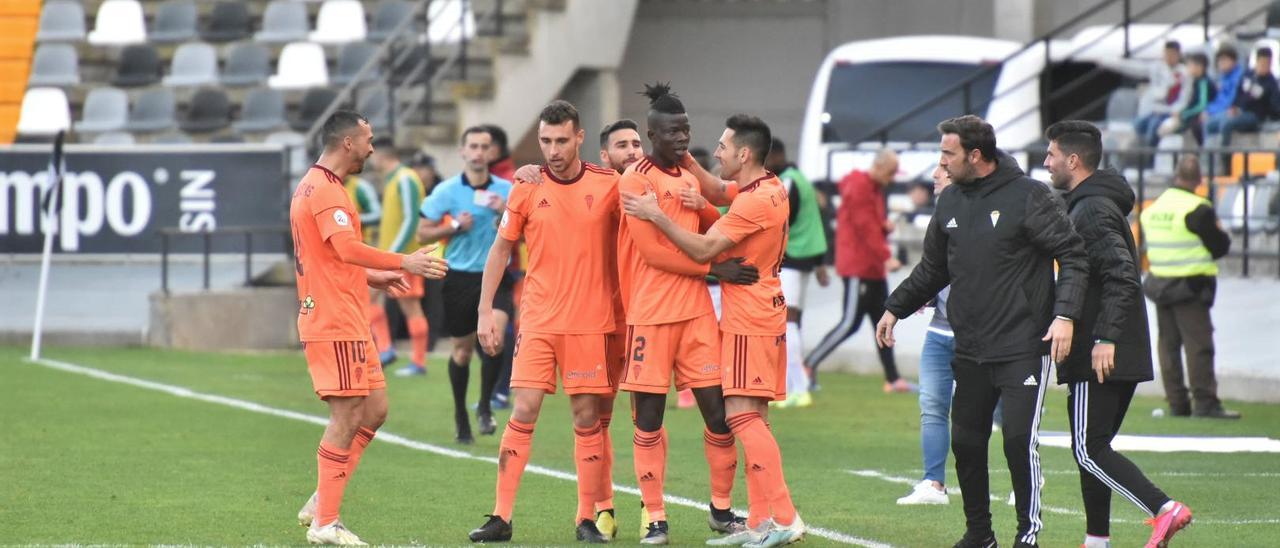 Djetei celebra el gol del Córdoba en Badajoz en su última visita a El Vivero.