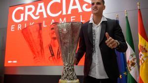 Acto de despedida de Erik Lamela del Sevilla FC