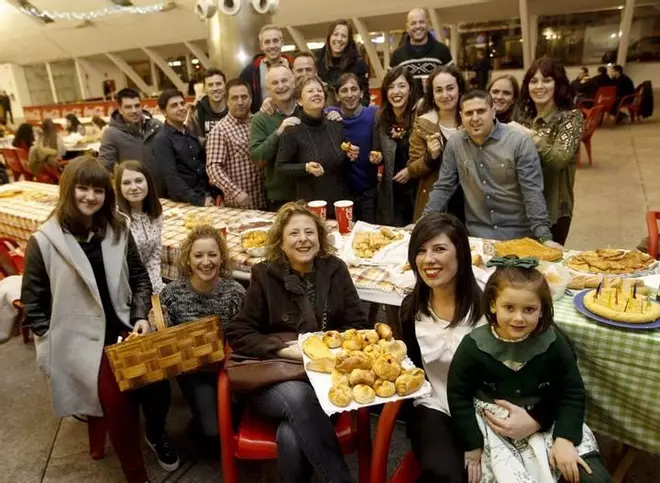 Jueves de Comadres en La Pola