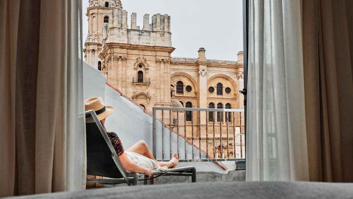 Vista de la catedral de Málaga desde una habitación del Hotel Molina Lario.