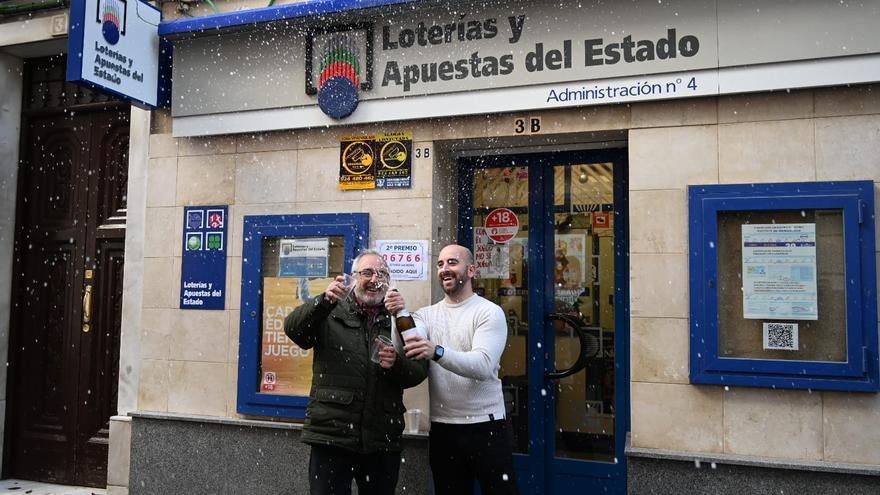 Celebración en la administración número 4 de Francisco Pizarrro en Badajoz
