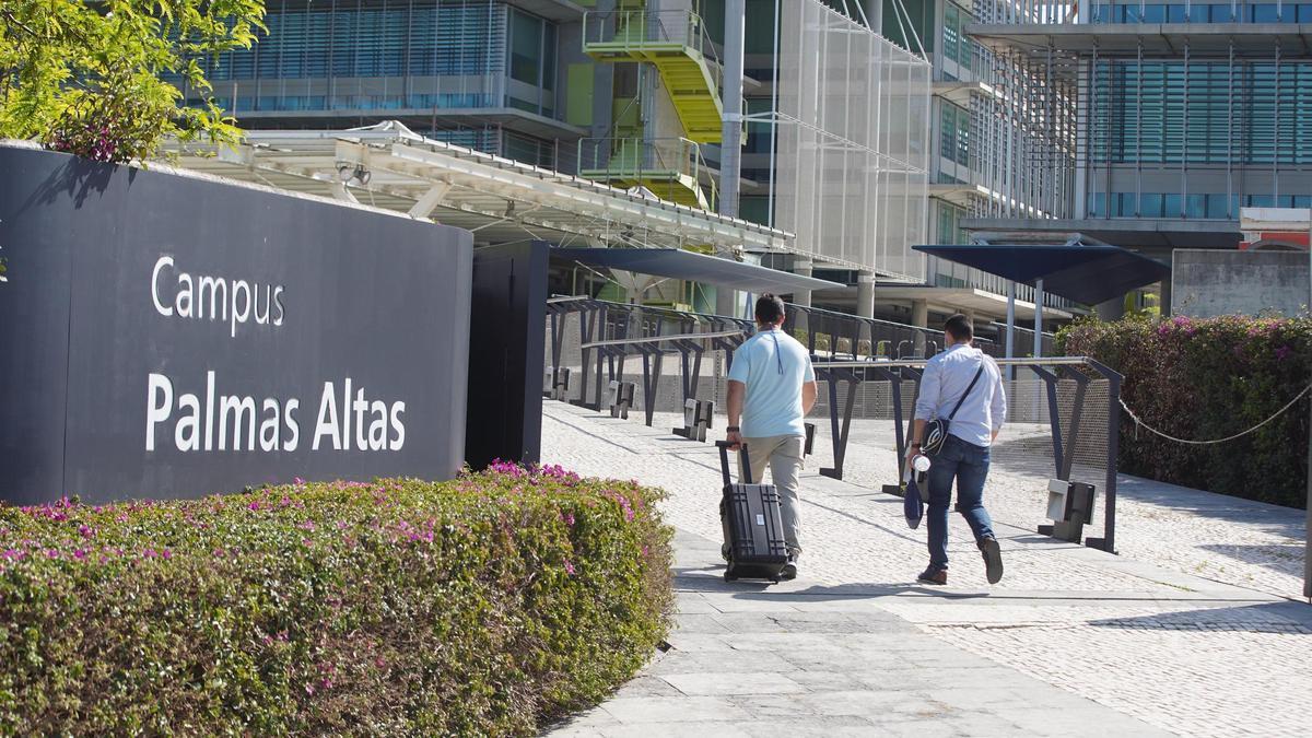 Sede de Abengoa durante el registro policial