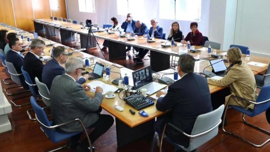 Los consejos sociales de las universidades canarias tildan al rector de la ULL de desleal