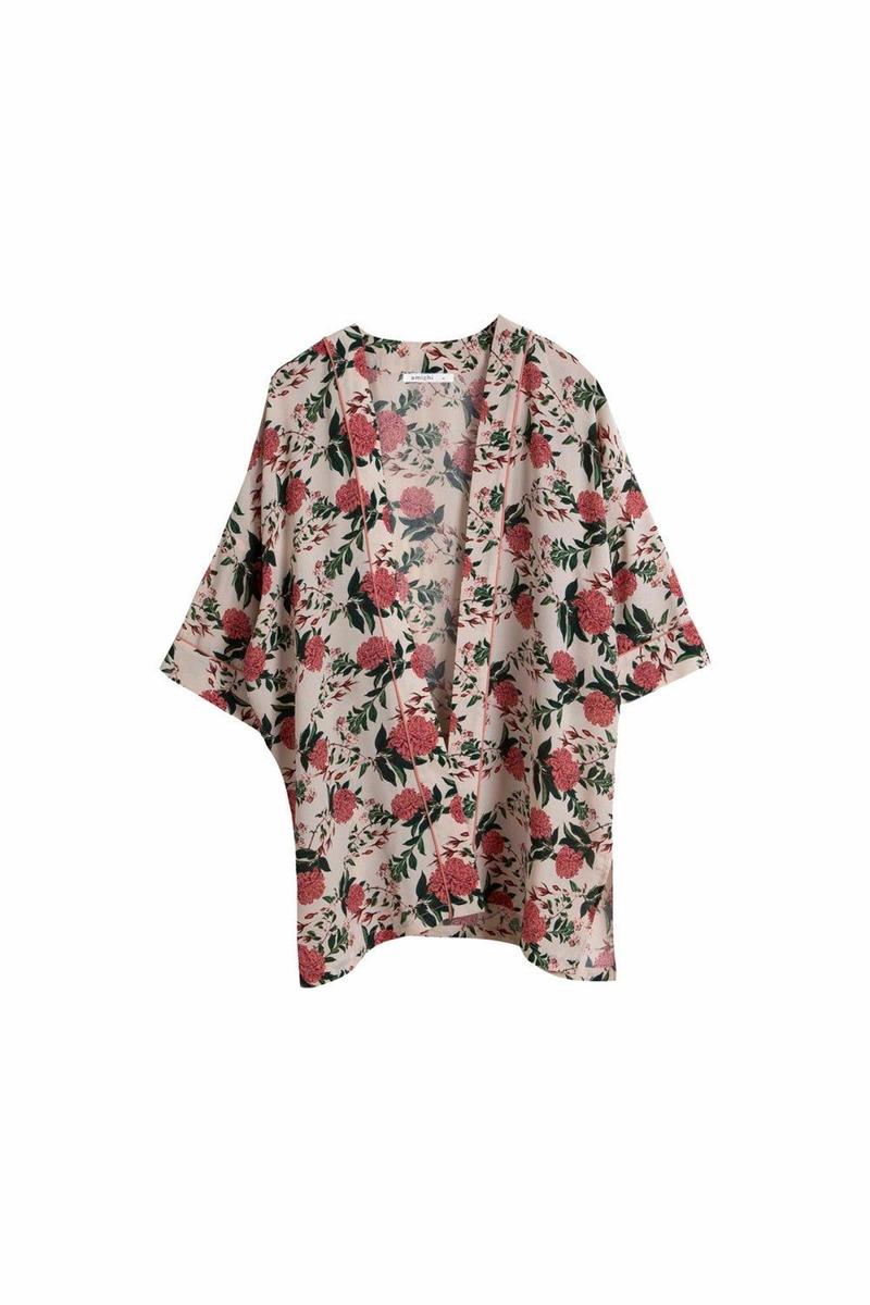 Kimonos flores (Precio: 39,99 euros)