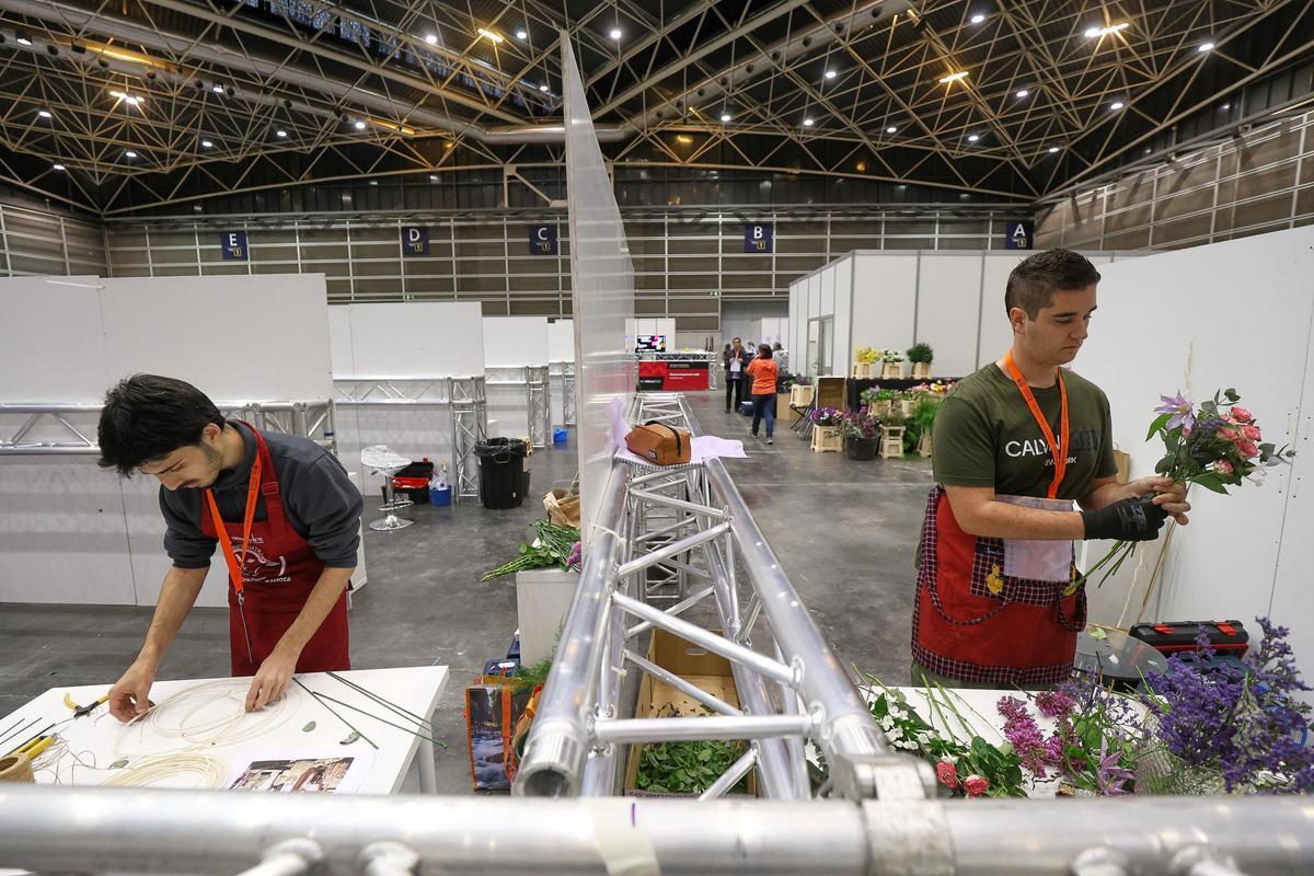 Feria Valencia . 300 estudiantes de FP haciendo pruebas pen la competicion de Skills FP , de donde saldra un equipo valenciano para competir con el resto de comunidades autonomas