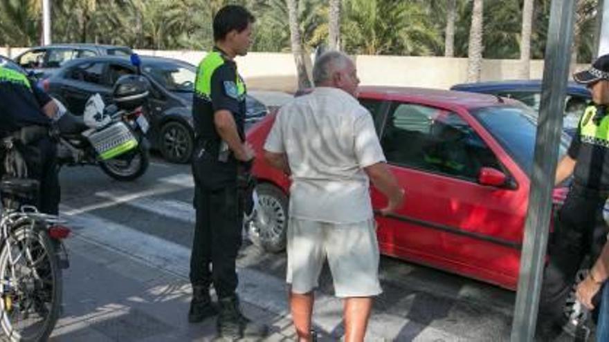 Un turismo atropella a una usuaria de Bicielx en la avenida del Ferrocarril