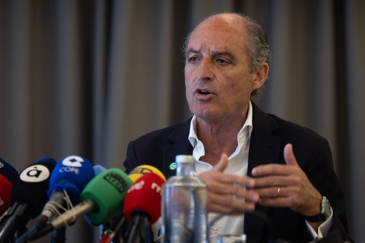 Valencia. VLC. Paco Camps en rueda de prensa sobre el congreso del PPCV