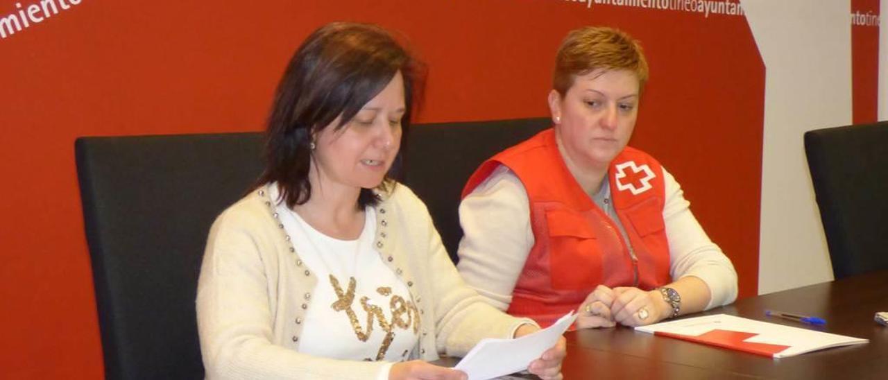 La concejala Mayte Ruiz y Natalia Fernández-Campoamor, en la presentación del taller.