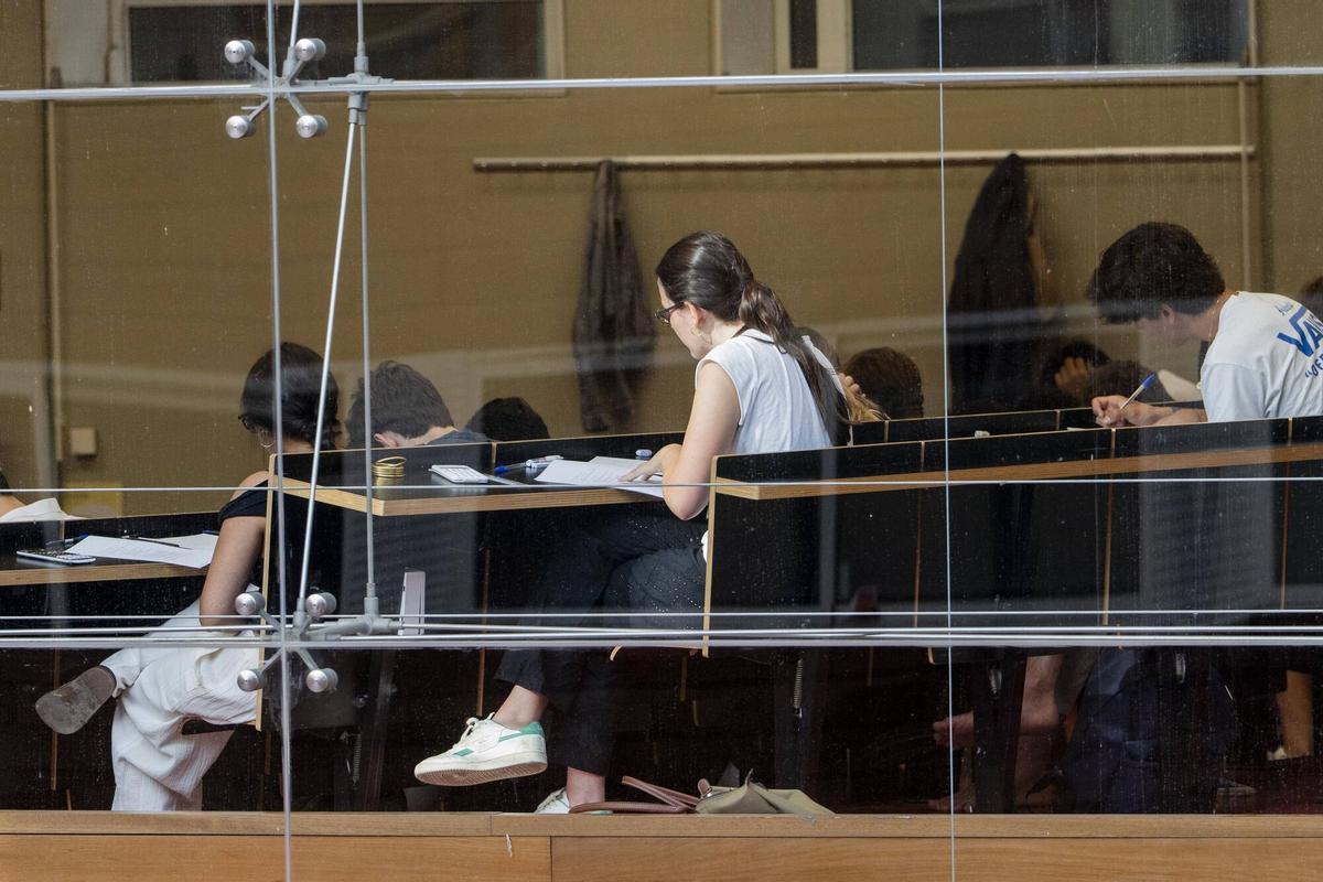 Les empreses tenen dificultats per trobar universitaris capaços de resoldre problemes i ser autònoms Les empreses tenen dificultats per trobar universitaris capaços de resoldre problemes i ser autònoms