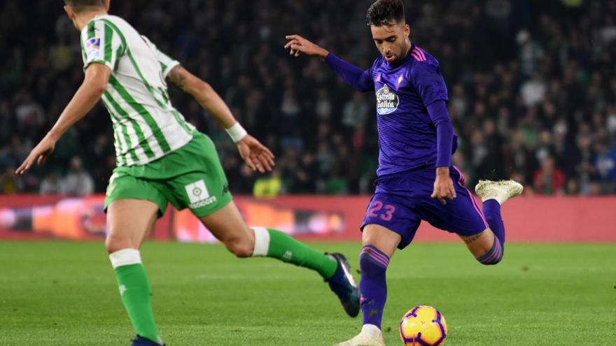 Brais Méndez, en una jugada contra el Betis. // LOF