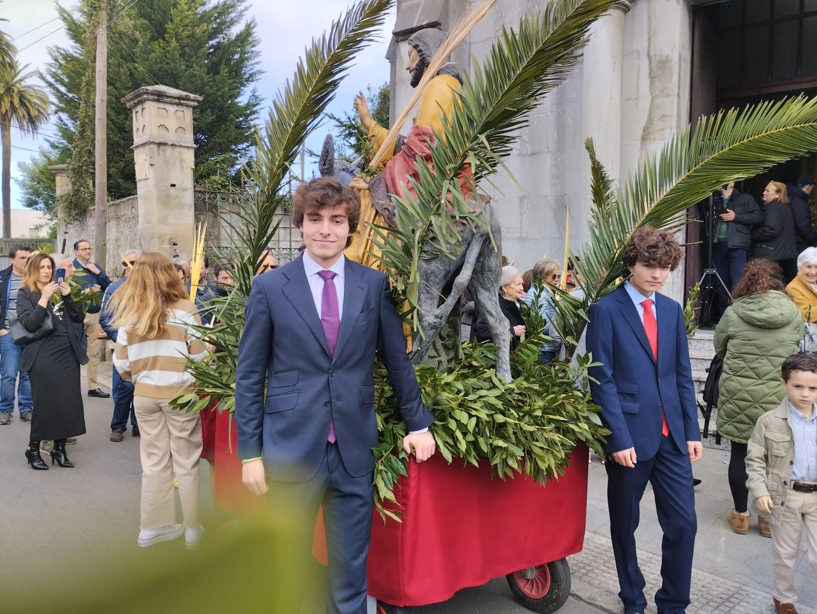 EN IMÁGENES: Gijón procesiona para celebrar el Domingo de Ramos