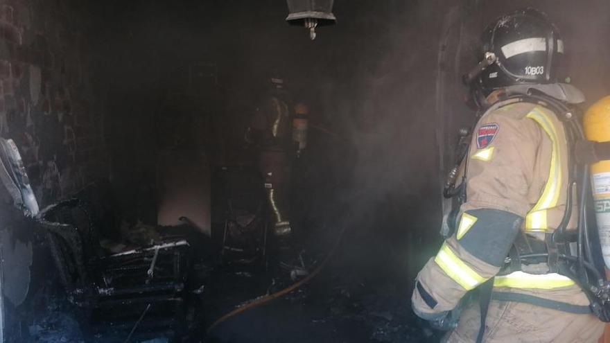 Extinguido un incendio en una vivienda de Los Alcázares