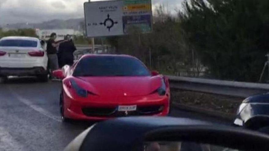 El Madrid &#039;golea&#039; al Barça en coches de lujo