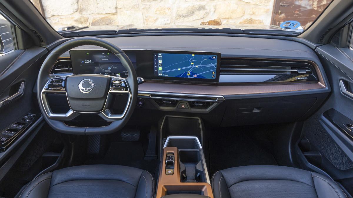 El interior del KGM Torres EVX